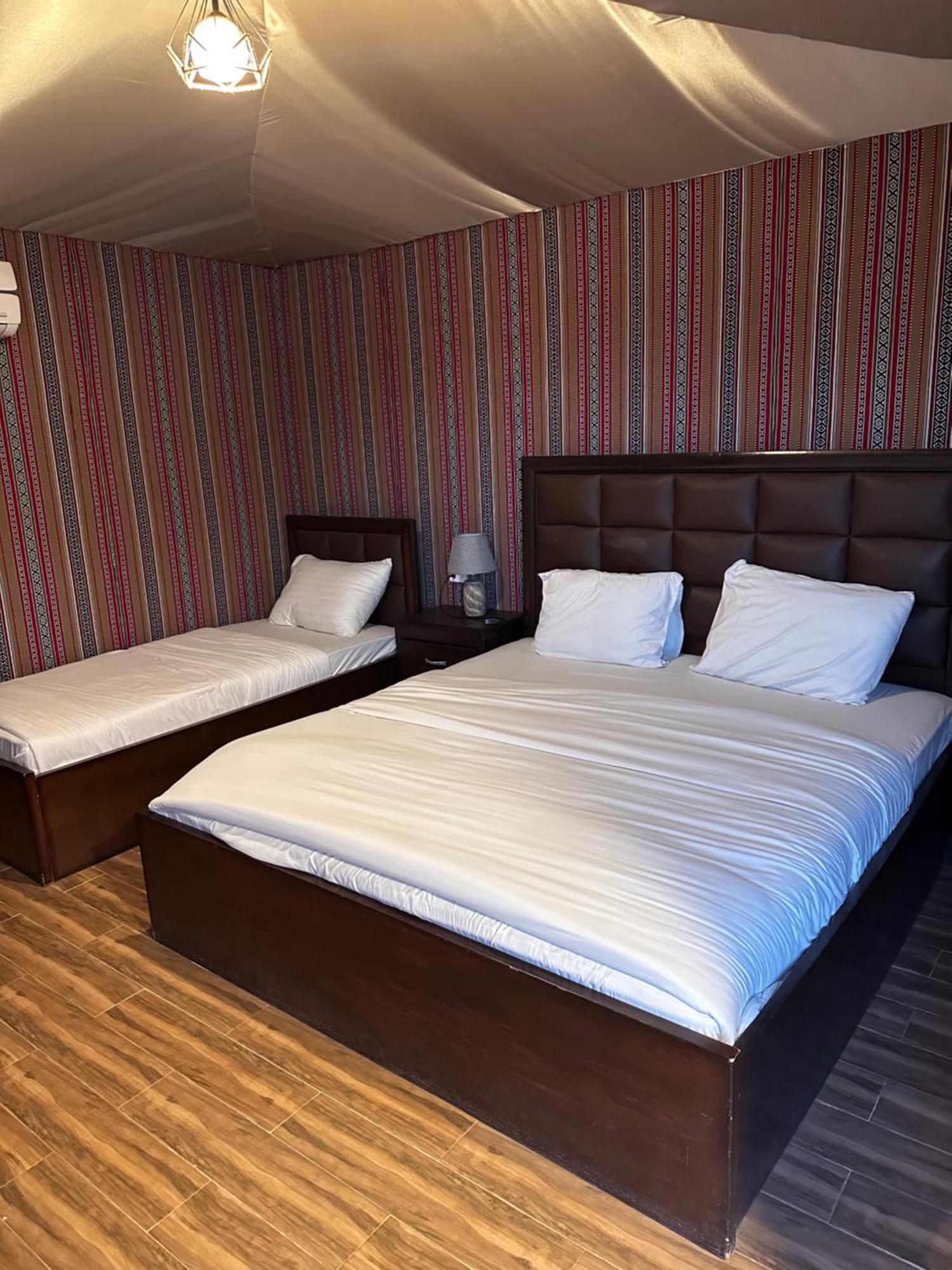 Rum Four Mountain Luxury Camp Wadi Rum Exterior foto